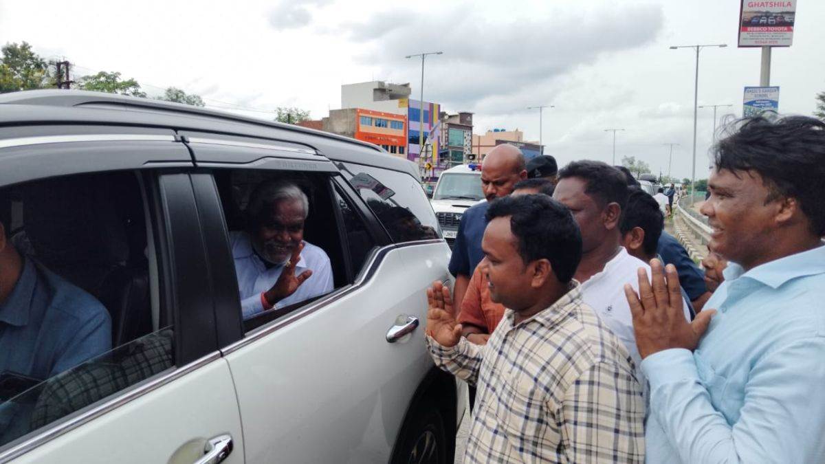 champai soren slams hemant government over lathicharge incident at bhognadih