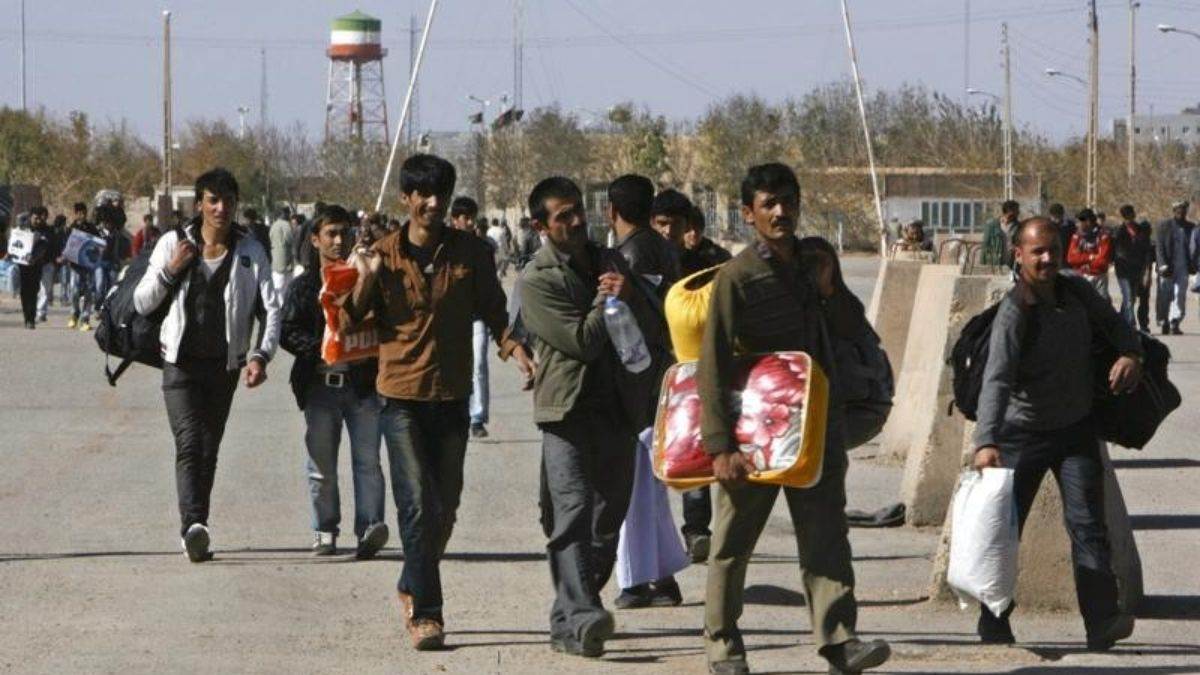 https://www.jagranimages.com/images/newimg/06072025/06_07_2025-iran_afghani_refugee_23977129.jpg