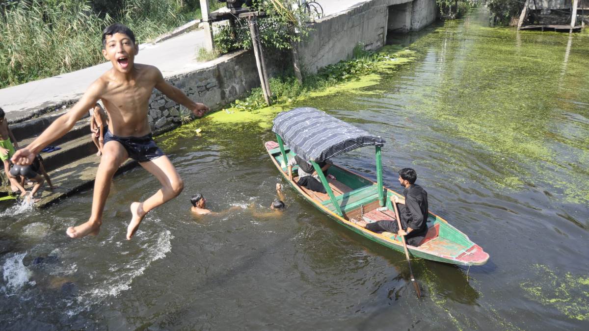 https://www.jagranimages.com/images/newimg/06072025/06_07_2025-jammu_kashmir_weather_23976674.jpg