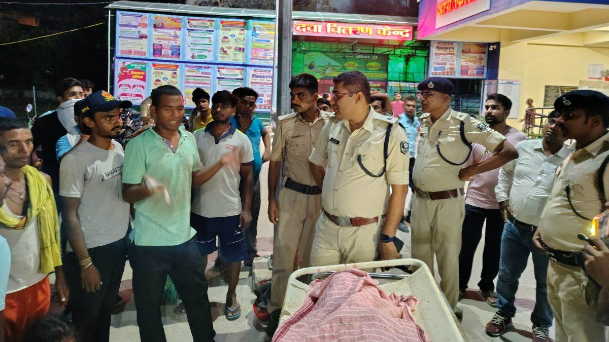 bihar firing two killed in dumrawan village after childrens dispute