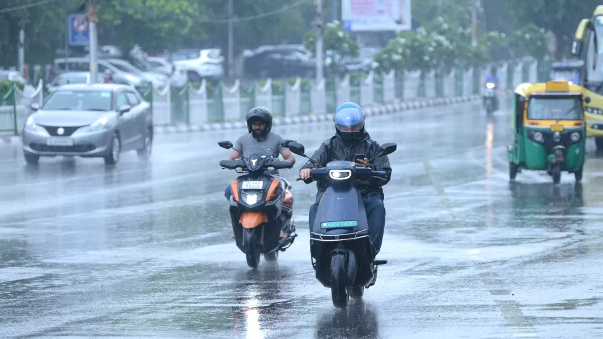 Delhi Weather: यलो अलर्ट में भी अच्छी बारिश के लिए तरस रही दिल्ली, IMD ने बताया- पूरे हफ्ते के मौसम का हाल