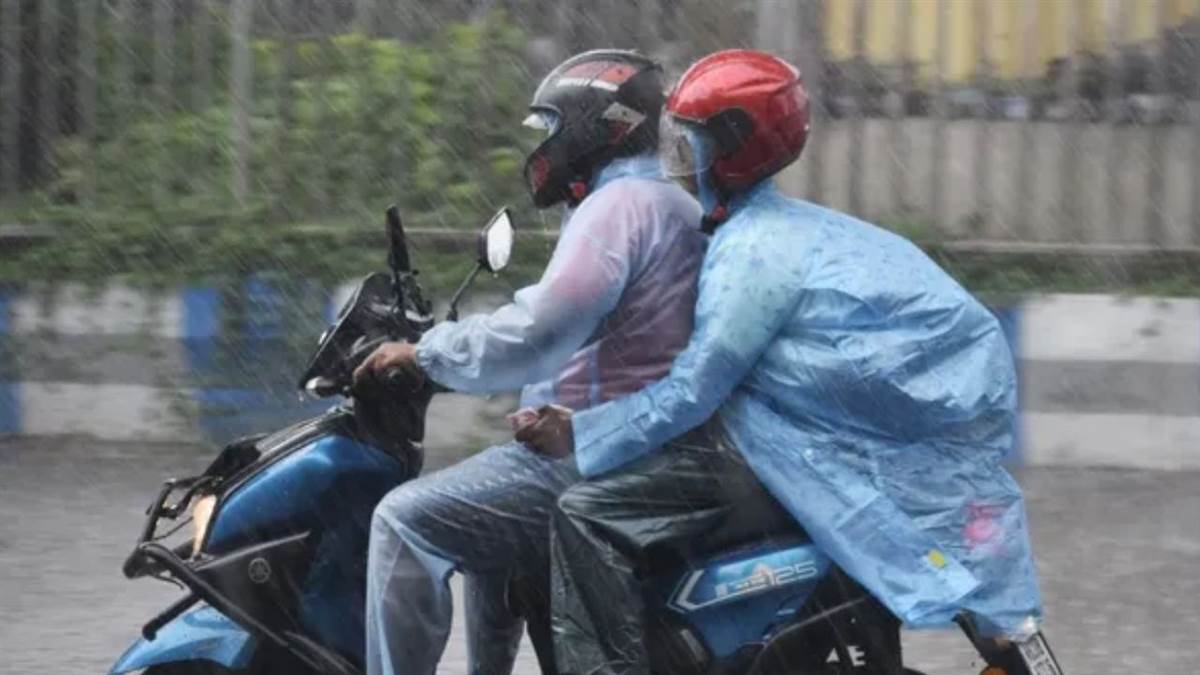 https://www.jagranimages.com/images/newimg/06072025/06_07_2025-scooter_ride_01948_23976533_94253867.jpg