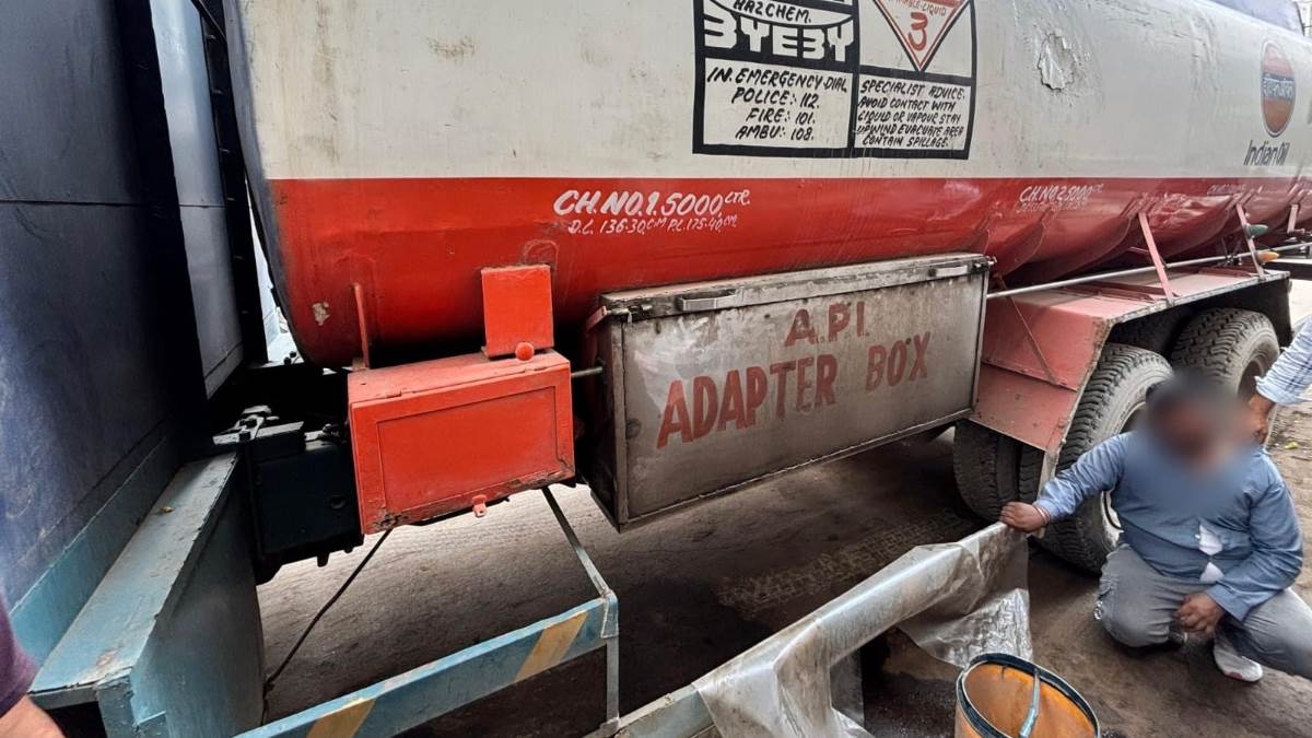 ncr new delhi city oil theft gang busted three arrested