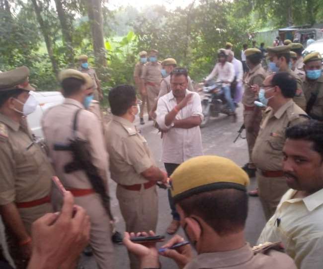 cash was looted by firing on the owner of the pan masala agency in sitapur injured businessman lucknow refer