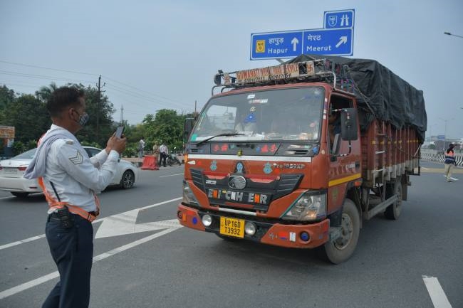 डीएमई: दो व तीन पहिया 217 वाहनों के चालान, 10 सीज