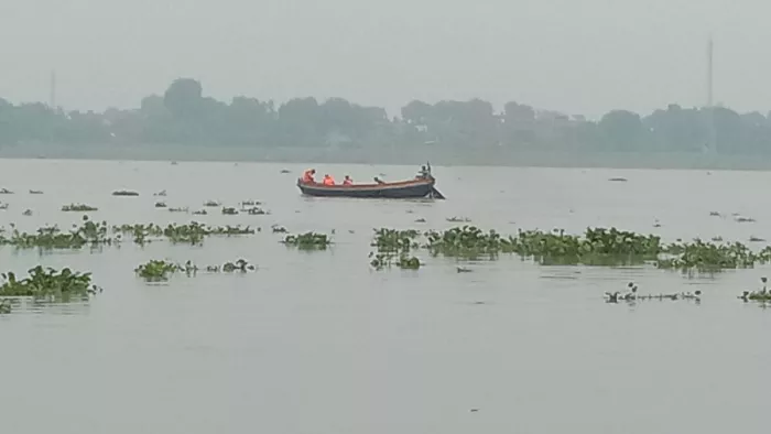 Bihar : बिहार में तेजी से बढ़ रहा गंगा का जलस्तर, यूपी की नदी से आ रहा पानी