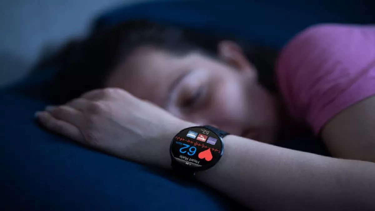 नींद में भी हेल्थ एक्टिवीटी को रिकॉर्ड करती हैं यें Smartwatch For Men, फीचर्स जान रह जाएंगे भौचक्के