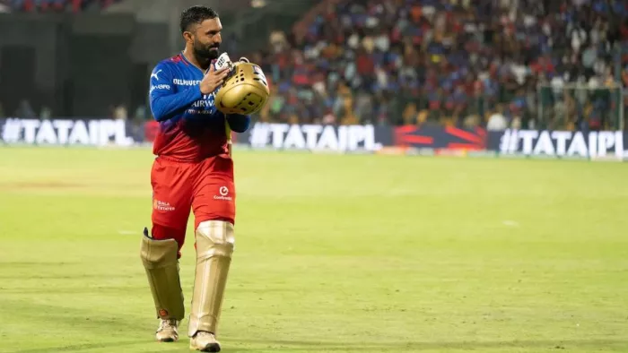 SA20 लीग का हिस्सा बनने वाले पहले भारतीय खिलाड़ी बने दिनेश कार्तिक, पर्ल्स रॉयल से किया अनुबंधन - Dinesh Karthik to play for Paarl Royals in SA20