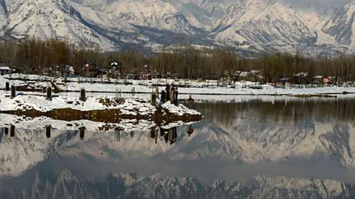 आर्टिकल 370 हटने के 5 साल बाद भी कई चुनौतियों का जम्मू कश्मीर सामना कर रहा है। (जागरण फाइल फोटो)