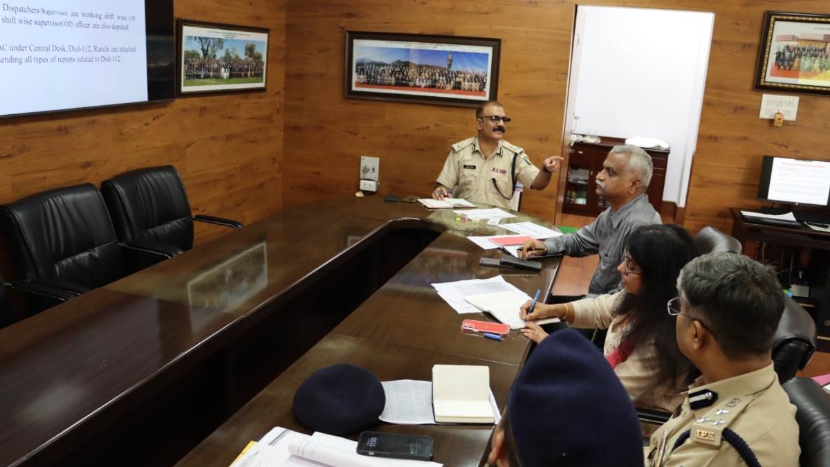 dial 112 qr codes will be installed at public places in jharkhand to inform police
