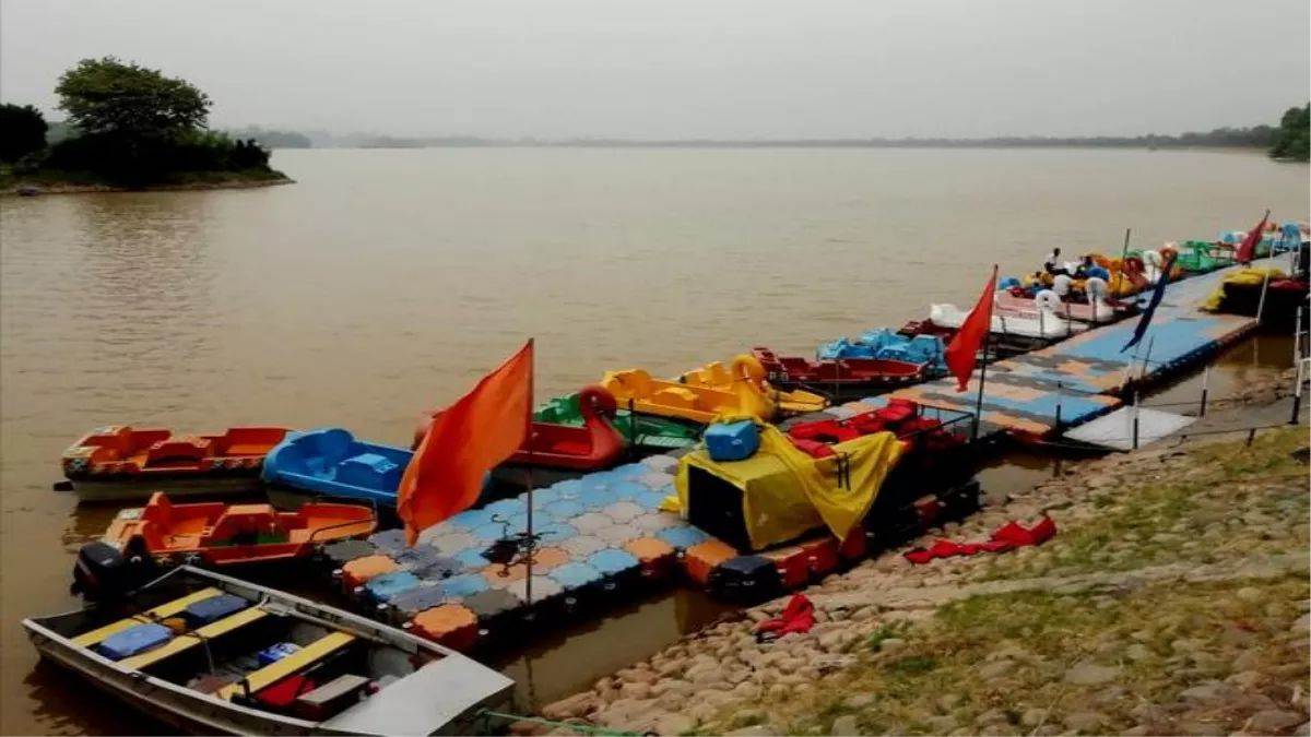 https://www.jagranimages.com/images/newimg/06082025/06_08_2025-_sukhna_lake_24005187_18428794.jpg