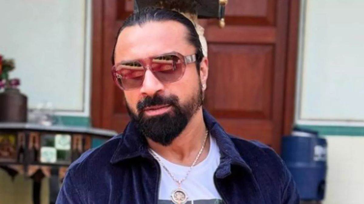 https://www.jagranimages.com/images/newimg/06082025/06_08_2025-ajaz_khan_24005821.jpg