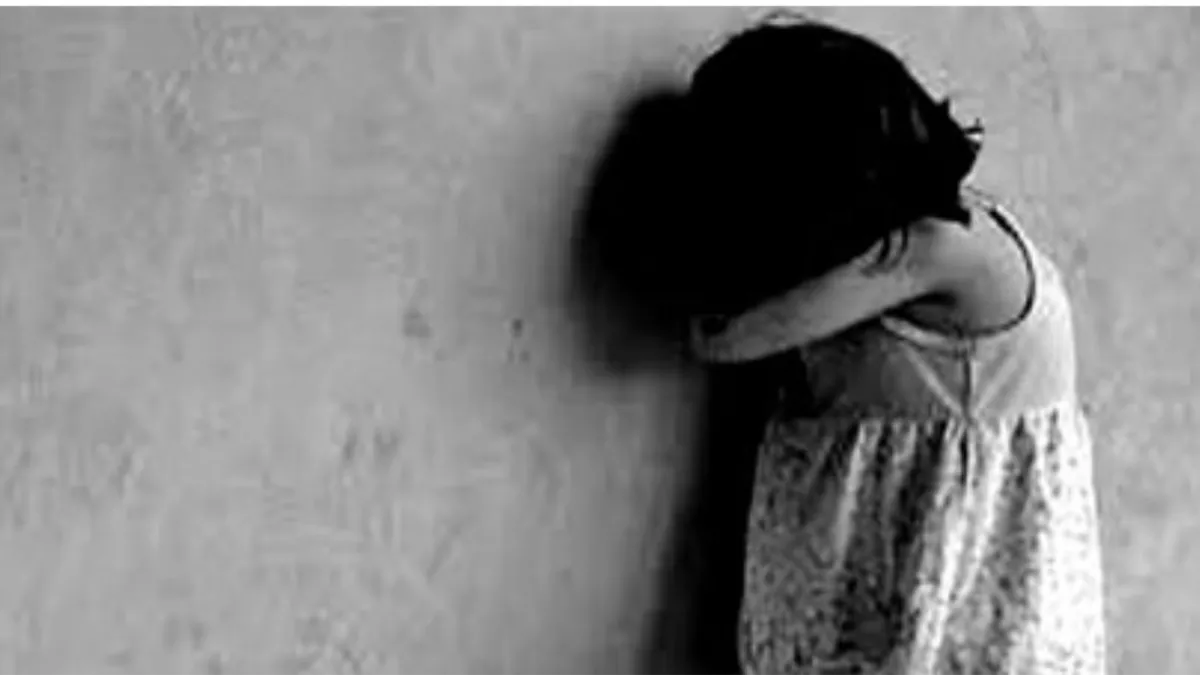 बच्ची से हैवानियत, कुरकुरे खिलाने के बहाने घर ले जाकर छह वर्षीय मासूम से की दरिंदगी
