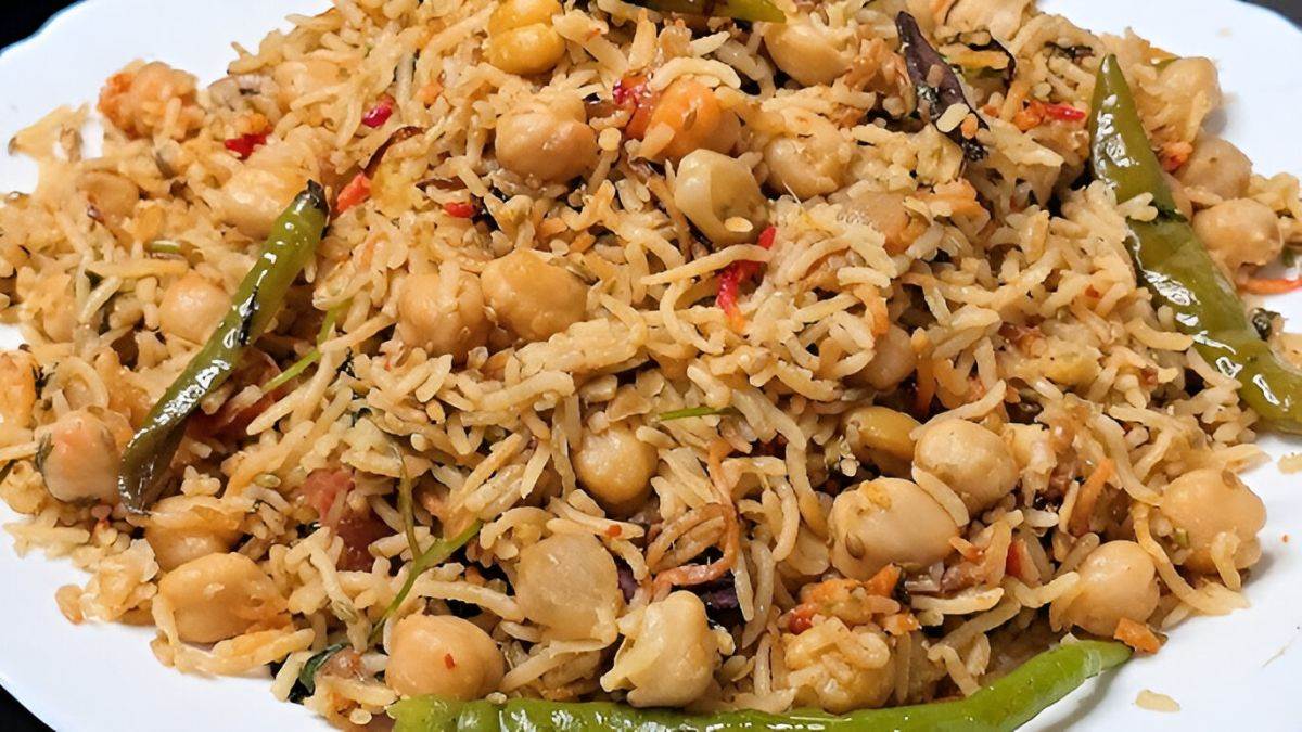 https://www.jagranimages.com/images/newimg/06082025/06_08_2025-chana_pulao_recipe_24005508.jpg