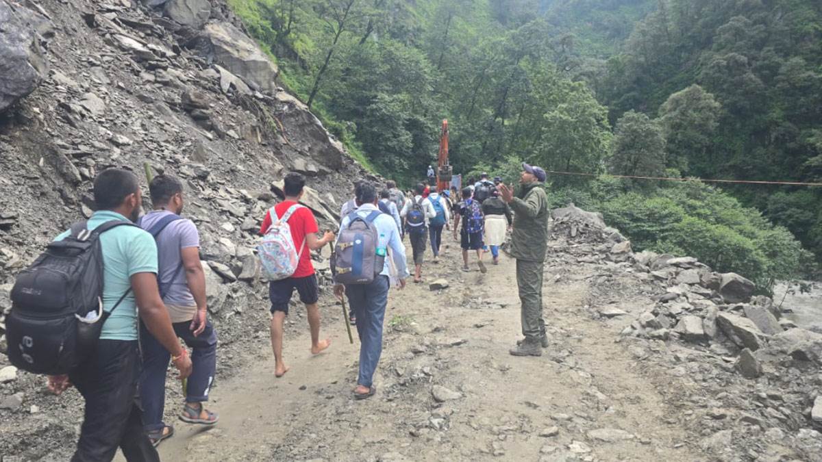 https://www.jagranimages.com/images/newimg/06082025/06_08_2025-kedarnath-yatra_24005774_2048924.jpg