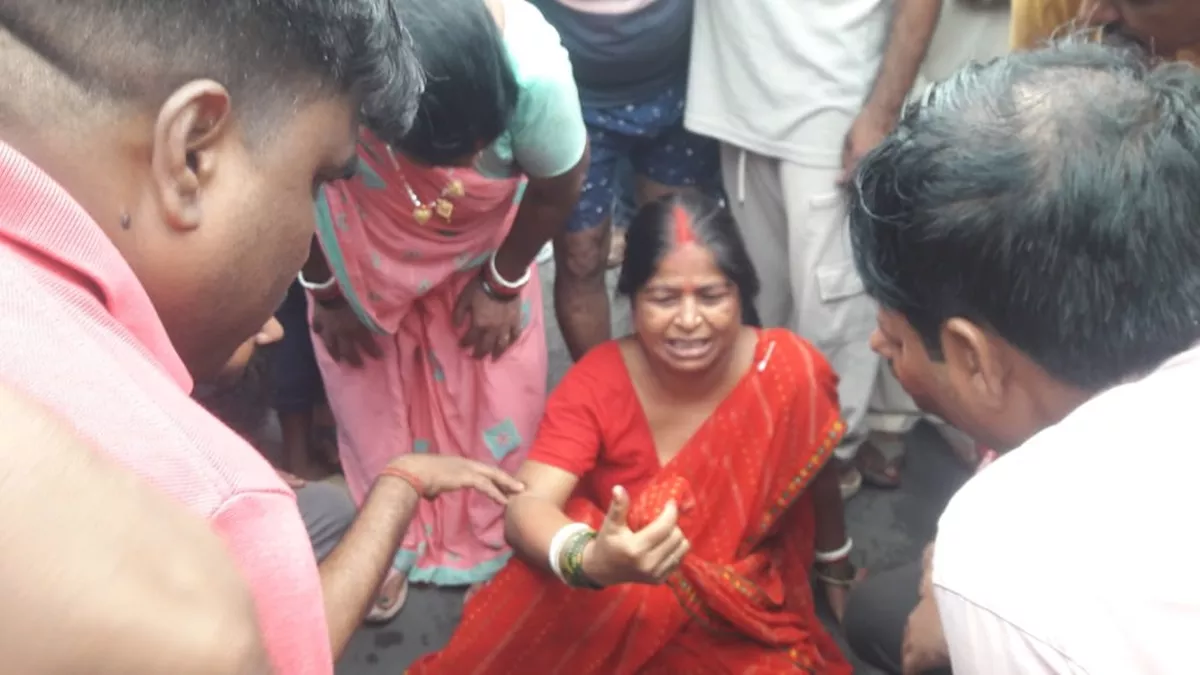 दुर्घटना नहीं, हत्या है! बेलगाम हाइवा ने ली एक और जान, सड़क पर उतरे लोग