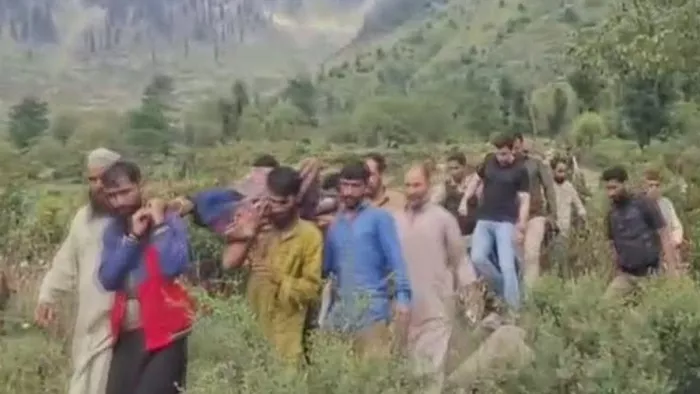 पीड़ित परिवार को राहत और मुआवजा देने का आग्रह किया है।