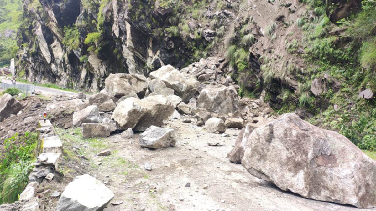 https://www.jagranimages.com/images/newimg/06082025/06_08_2025-landslide_24005050.jpg