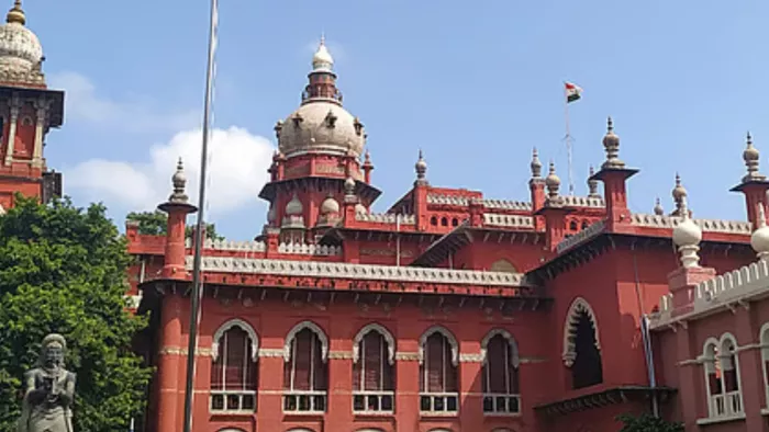 कोर्ट ने पानी जैसे बुनियादी हक को जाति के आधार पर छीनने की सख्त निंदा की है।