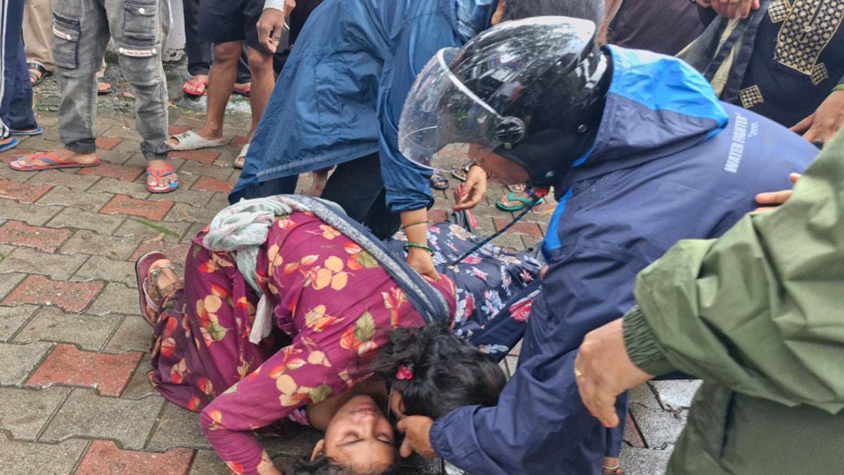 https://www.jagranimages.com/images/newimg/06082025/06_08_2025-protest_24005152.jpg