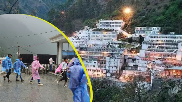 मौसम ने फिर बदला मिजाज रुक रुक हो रही बारिश के बीच वैष्णो देवी यात्रा जारी |