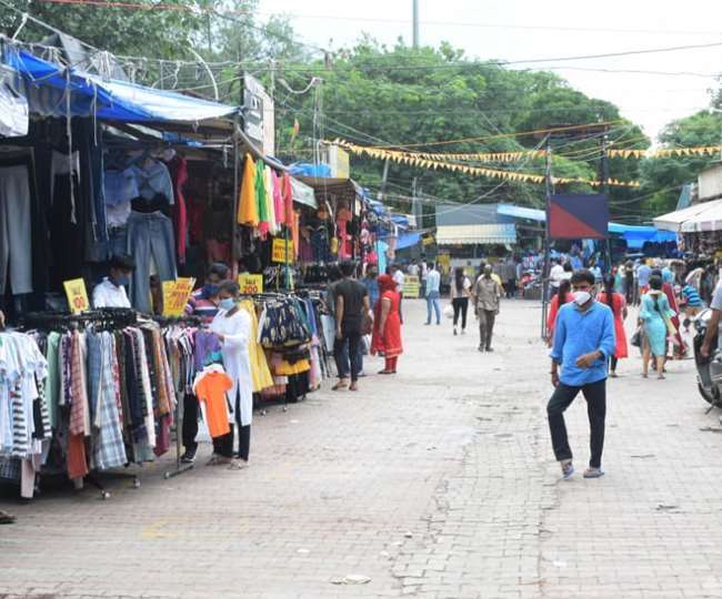 Delhi Market Open News: दिल्ली के बाजारों में कोरोना प्रोटोकाल को नहीं मान रहे लोग