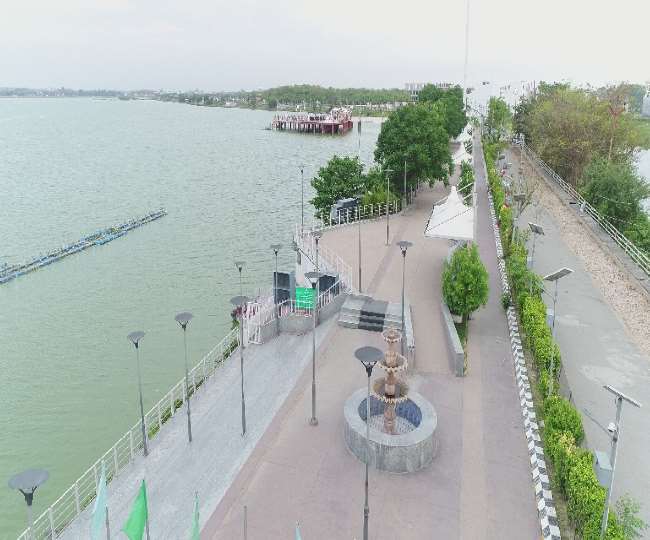 गोरखपुर का प्रस‍िद्ध रामगढ़ ताल का मनोरम दृश्‍य। - फाइल फोटो