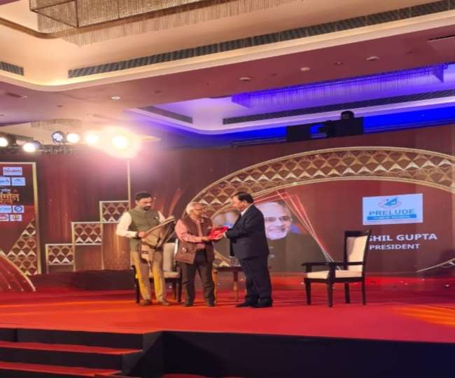 considering service as education service received chief minister award on teachers day
