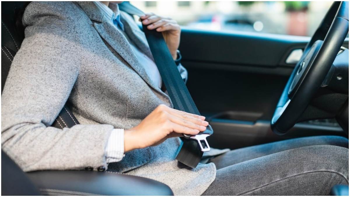 Seat Belt Safety Tips: जानें चलती गाड़ी में सीट बेल्ट पहनना आखिर क्यों  ज़रूरी होता है? - Know Why Is It Important To For All To Wear Seat Belts In  A Moving