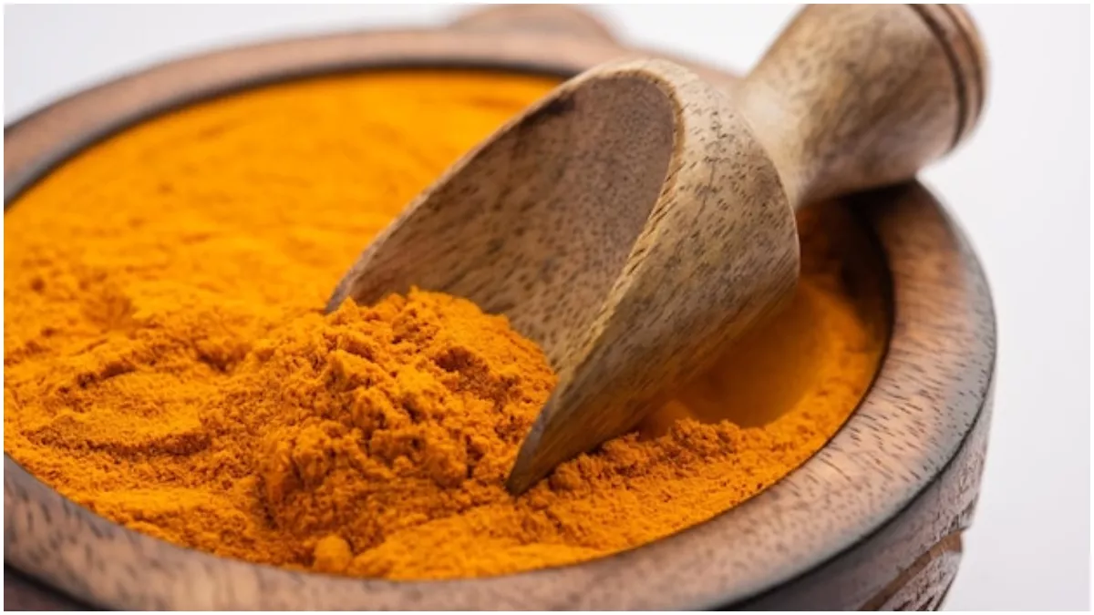 Turmeric Side Effects: हल्दी के हैं ढेरों फायदे, लेकिन इन लोगों को बचना चाहिए इसके सेवन से! - Turmeric Has Many Benefits But Know Who Should Not Consume Haldi