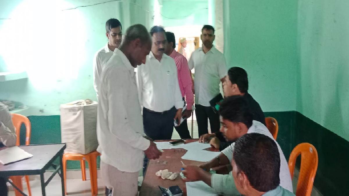 https://www.jagranimages.com/images/newimg/06092023/06_09_2023-balrampur_by_election_23522939.jpg