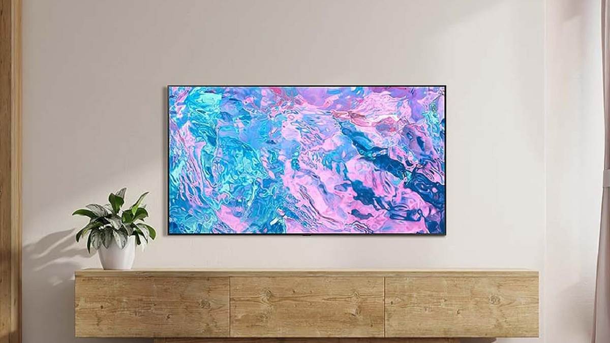 जब घर में चलती हैं ये Samsung 43 Inch Smart TV तो प्रीमियम टीवी भी लगती हैं फीकी