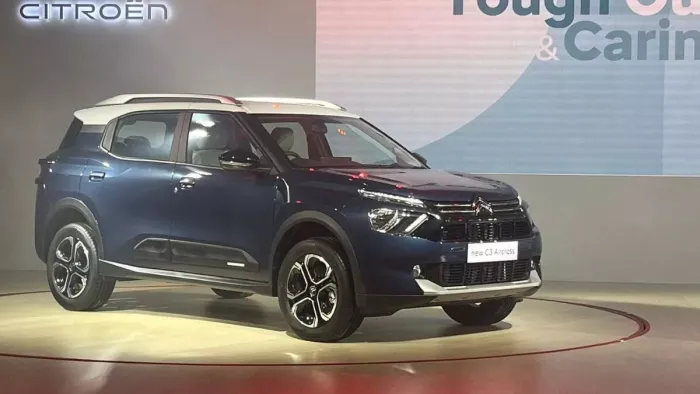Citroen C3 Aircross को प्री-बुक करने की डेट का खुलासा कर दिया गया है।