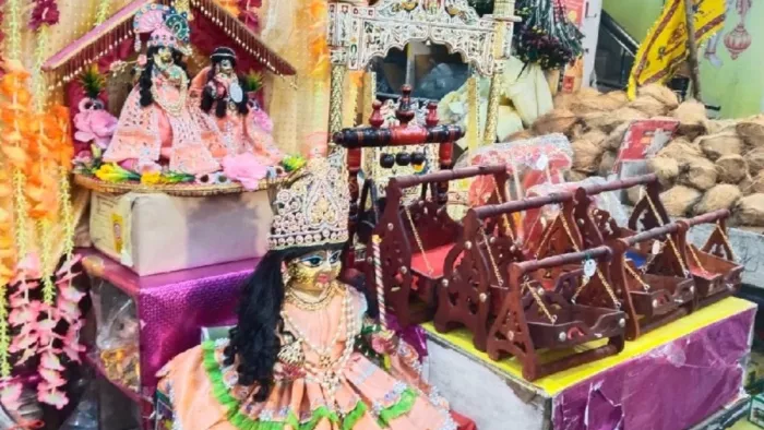 जन्माष्टमी पर मंदिरों में आयोजन को लेकर तैयारियां शुरू