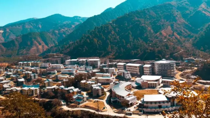 IIT Mandi में मीटिंग एंड ग्रीटिंग के बहाने क्लास में बुलाकर जूनियर्स से की रैगिंग