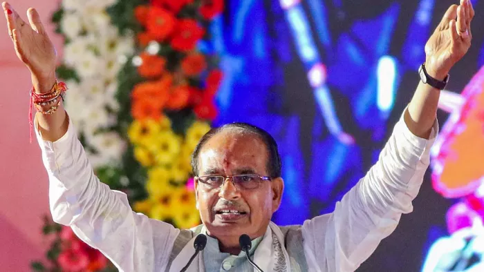 सांची में सभा को संबोधित करते हुए मुख्यमंत्री शिवराज सिंह चौहान (फोटो: पीटीआई)