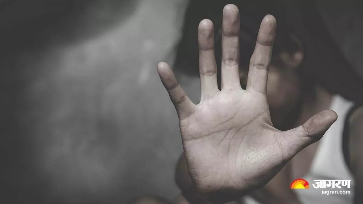 mirzapur news driver absconded with teenager while getting auto made case filed under pocso act