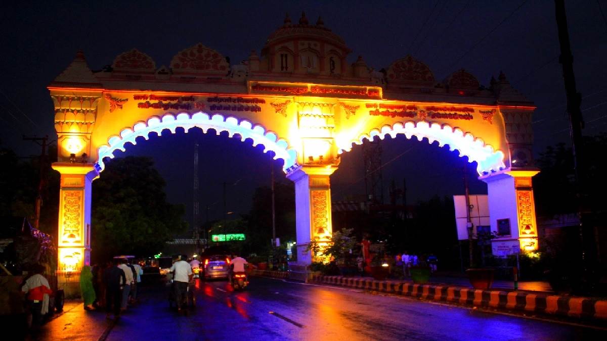 https://www.jagranimages.com/images/newimg/06092023/06_09_2023-vrindavan_23523309.jpg