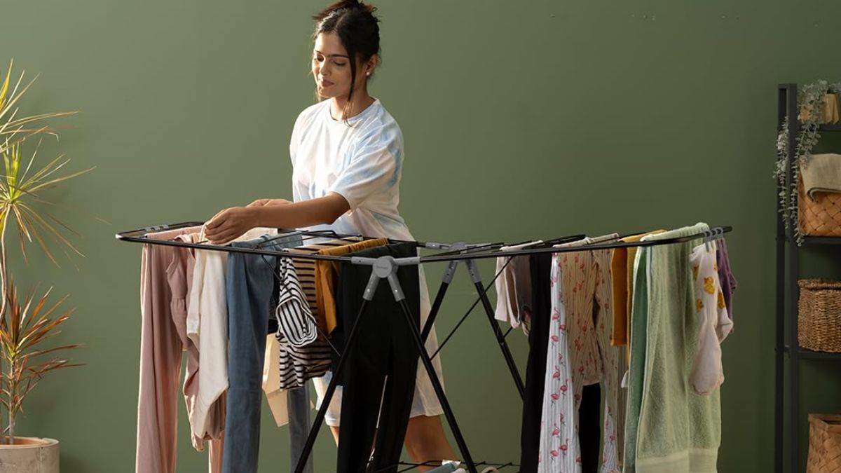 बारीश आए या आंधी! इन एडजस्टेबल Cloth Stand पर सुखा अपने कपड़े, नहीं फैलेगा घर और कपड़े भी सुखेंगे तुरंत