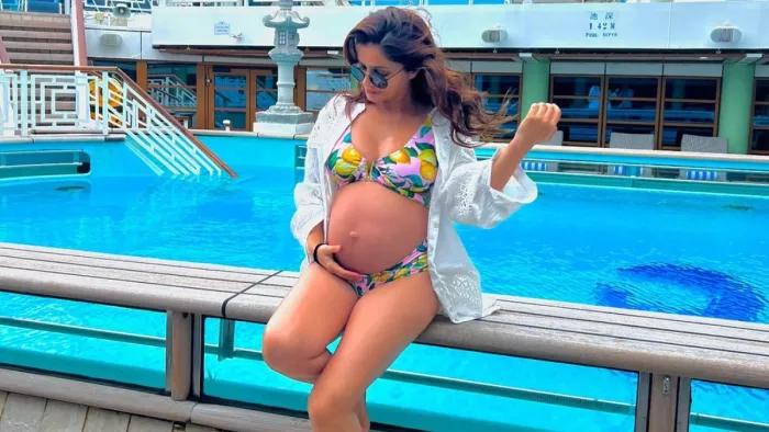 रुबीना दिलैक की लेटेस्ट बिकिनी फोटो (Photo Credit-Instagram)