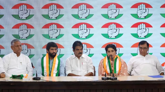 विनेश ने आज ही ज्वॉइन की थी कांग्रेस। इमेज- कांग्रेस