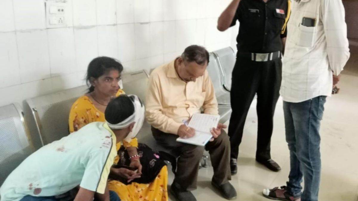 https://www.jagranimages.com/images/newimg/06092025/06_09_2025-ambulance_accident_24038097.jpg
