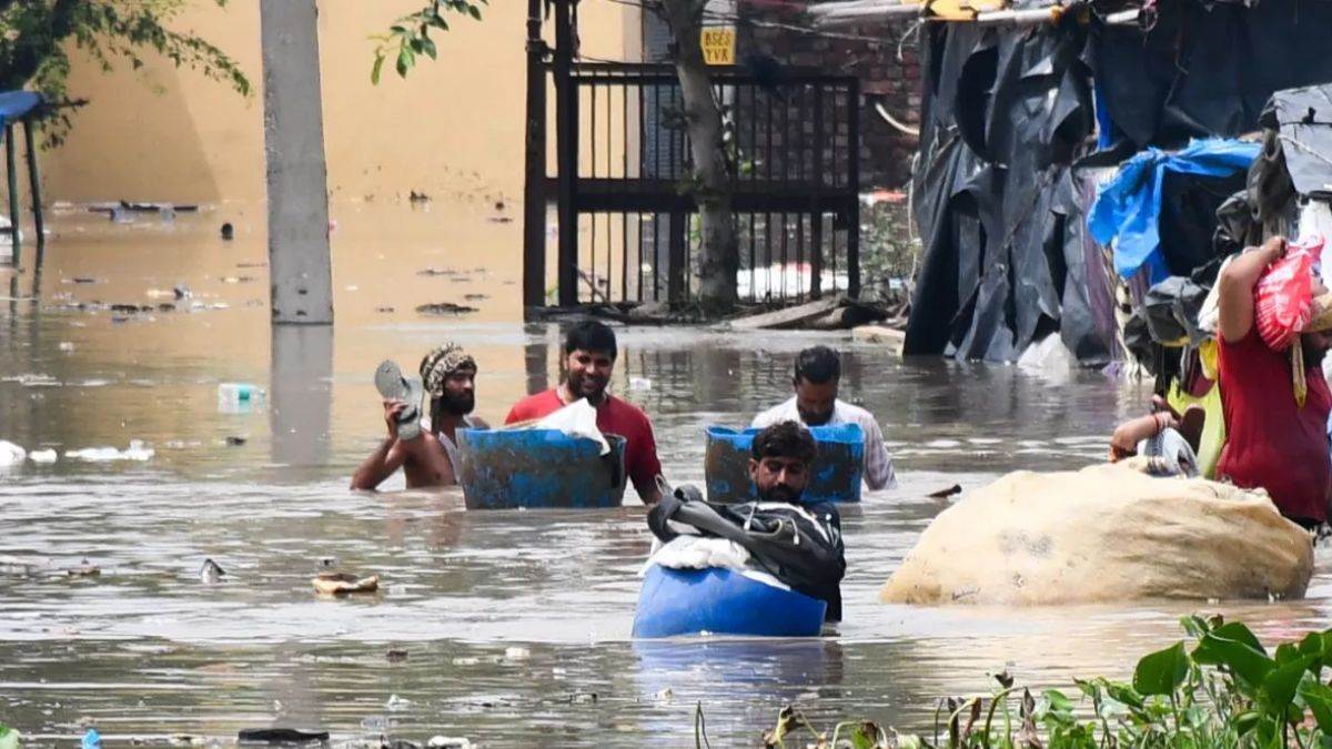 https://www.jagranimages.com/images/newimg/06092025/06_09_2025-delhi_flood_1_24037326_81631892.jpg