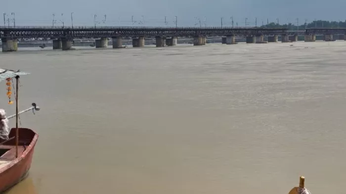 उन्नाव में जलस्तर बढ़ने के बाद गंगा नदी का दृश्य। जागरण