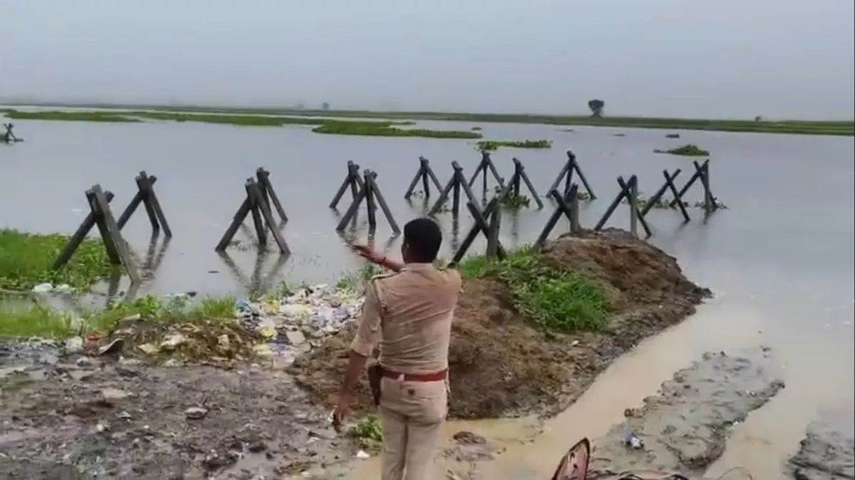 https://www.jagranimages.com/images/newimg/06092025/06_09_2025-ghaziabad_flood_24037383_121558355.jpg