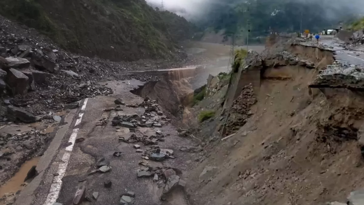 https://www.jagranimages.com/images/newimg/06092025/06_09_2025-himachal_flood_news_1_24037274.jpg