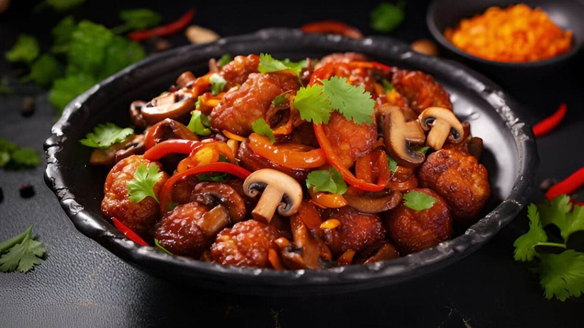 https://www.jagranimages.com/images/newimg/06092025/06_09_2025-mushroom_manchurian_recipe_24037862.jpg