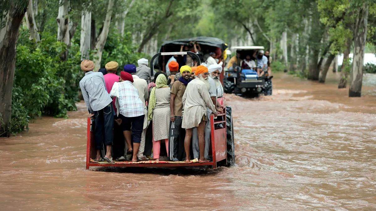 https://www.jagranimages.com/images/newimg/06092025/06_09_2025-punjab_flood_24037583_14937803.jpg