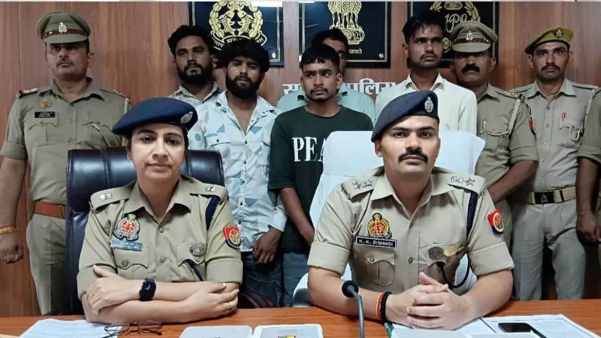 https://www.jagranimages.com/images/newimg/06092025/06_09_2025-sambhal_police_arrests_flash_msg_accused_24037716.jpg