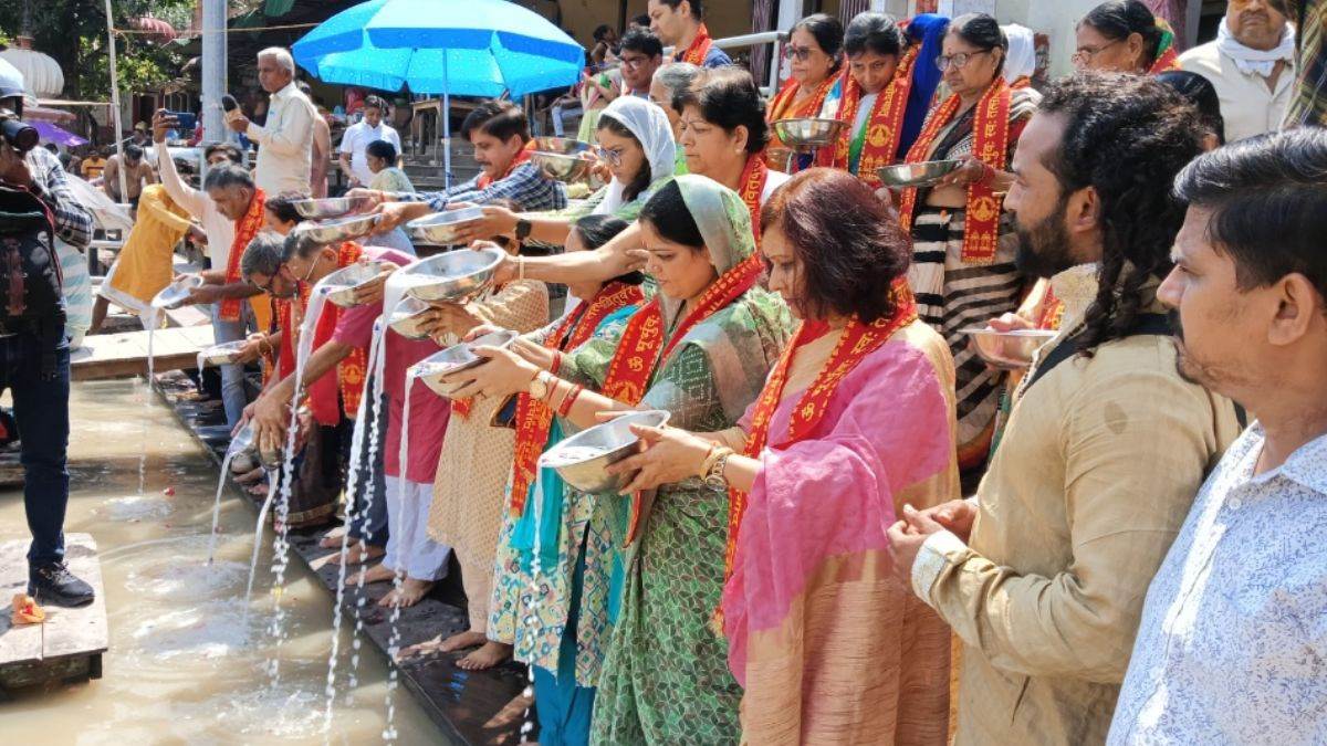 https://www.jagranimages.com/images/newimg/06092025/06_09_2025-tarpan_24037933.jpg